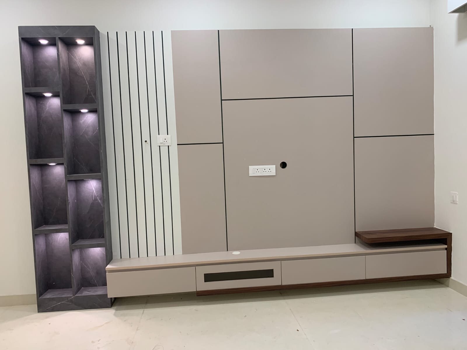 Modern TV unit with display niches